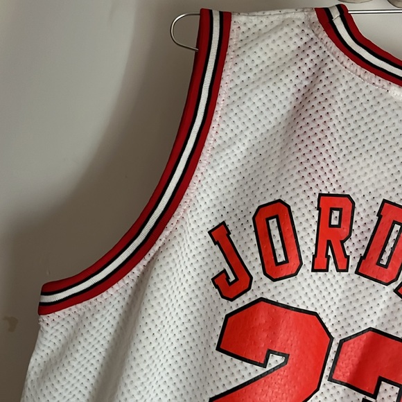 Jordan Bulls Jersey - Picture 3 of 9